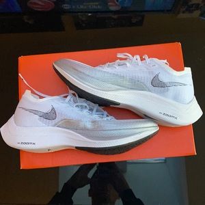 W Nike zoomx vaporfly next% 2